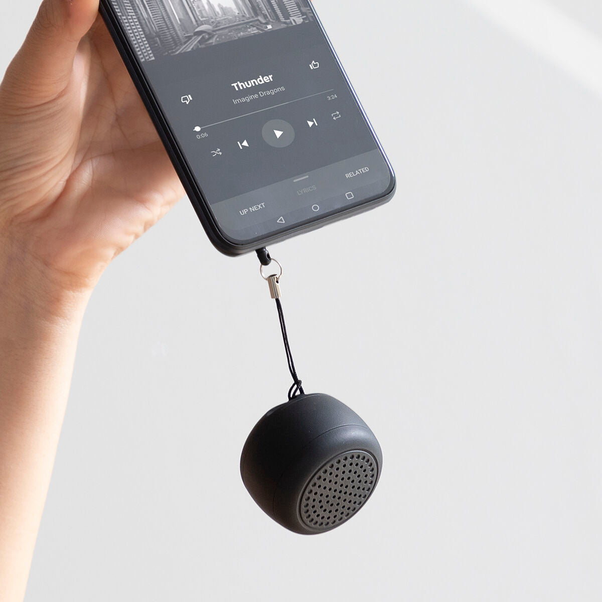 "Overal Muziek & Selfies – Draagbare Mini Speaker Miund InnovaGoods"