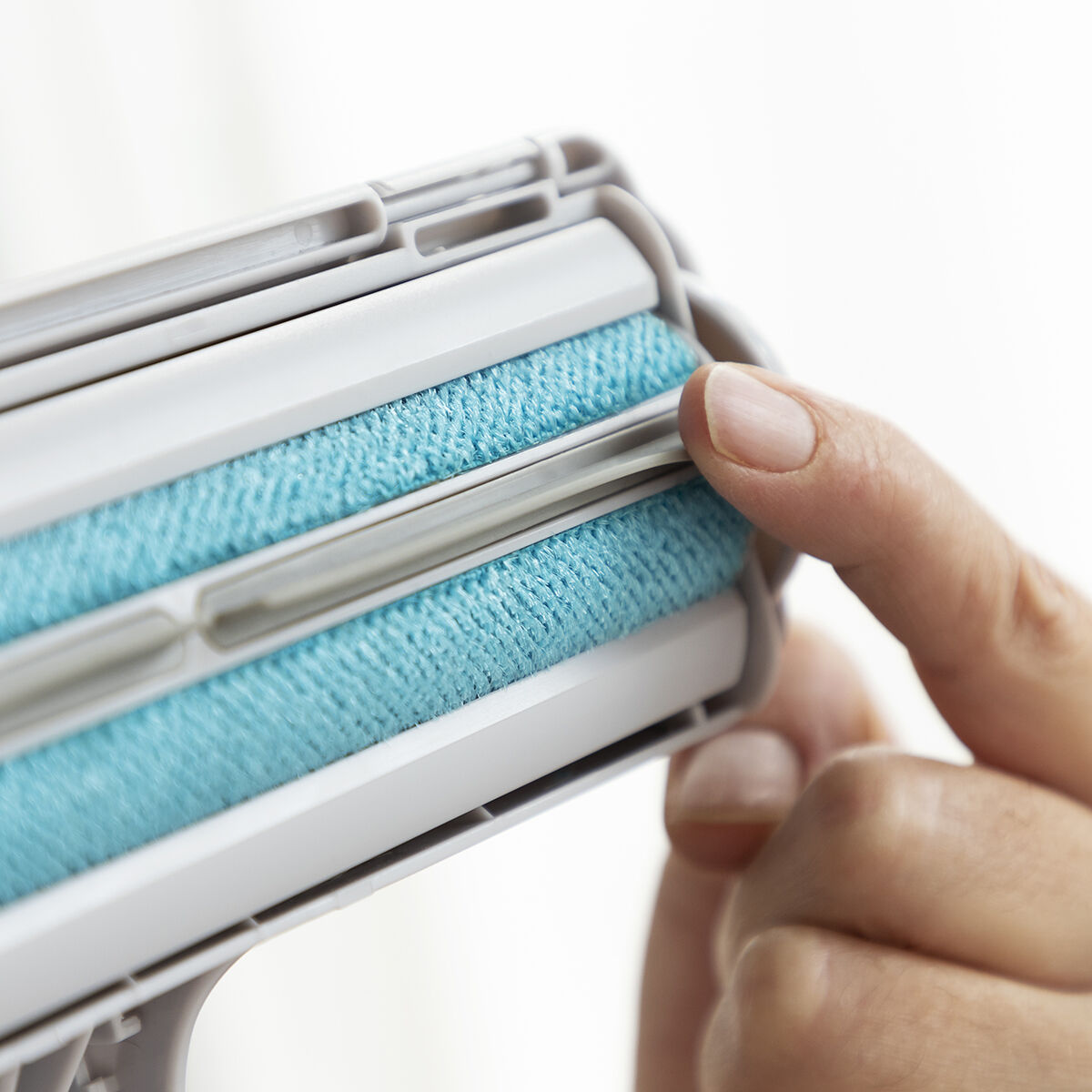"Nooit Meer Haren op Meubels & Kleding – Rellair InnovaGoods"